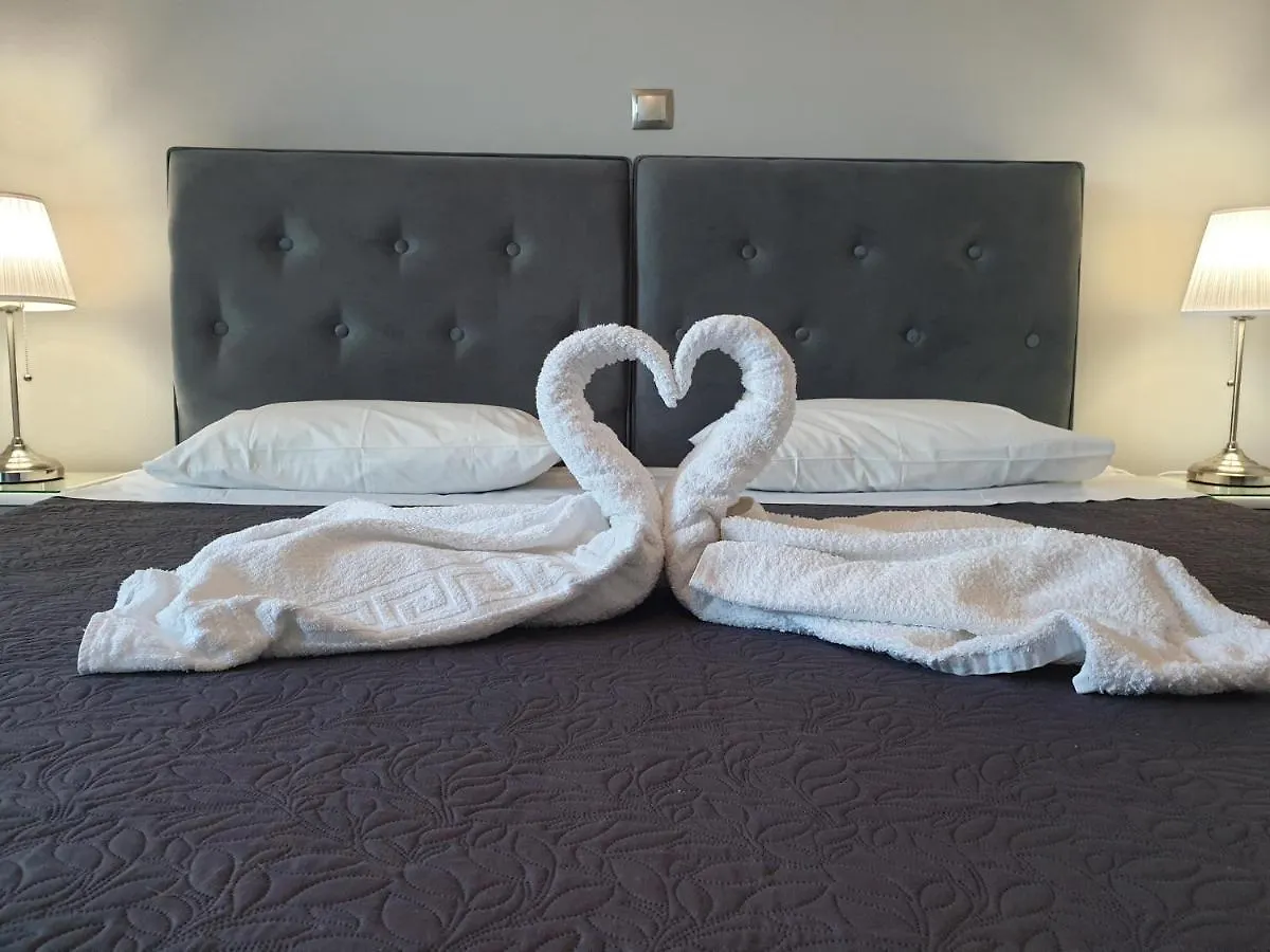 Makis Studios & Apartments Poros