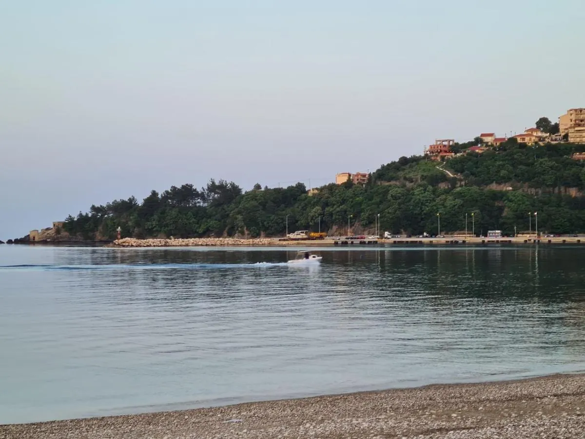 Makis Studios & Apartments Poros  Greece