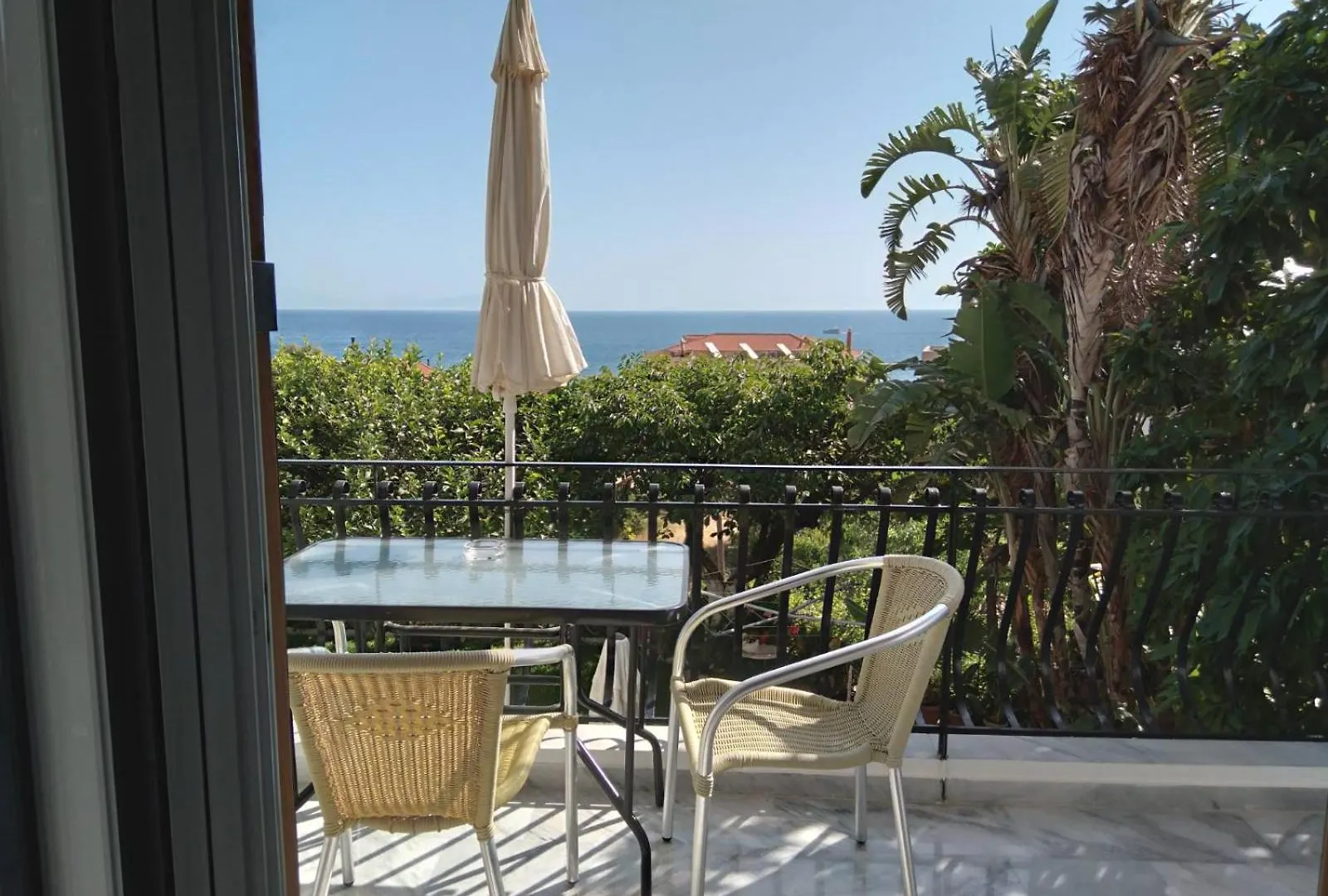 Makis Studios & Apartments Poros