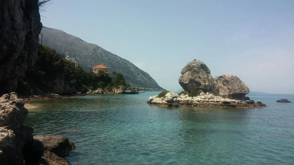 Makis Studios & Apartments Poros