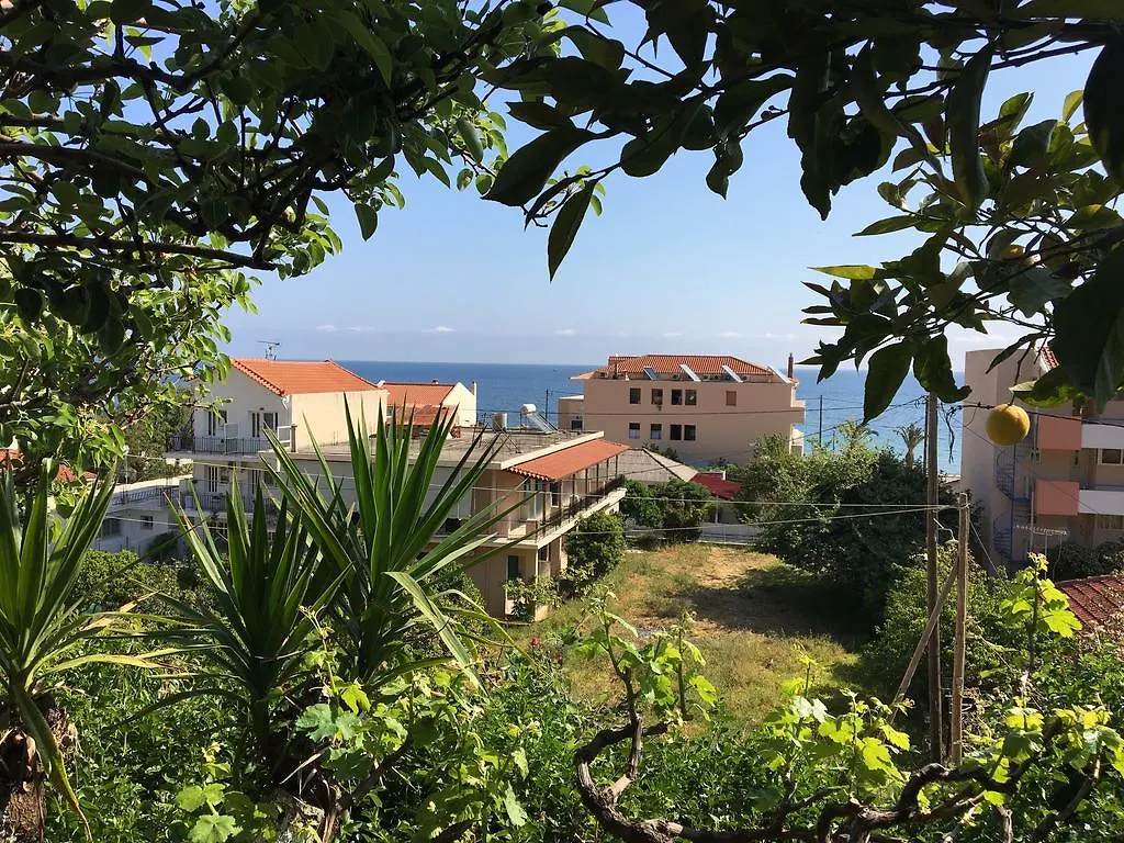 Makis Studios & Apartments Poros
