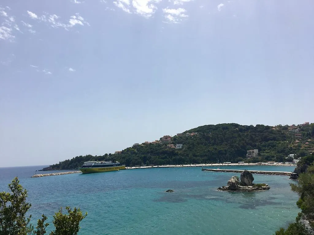 Makis Studios & Apartments Poros