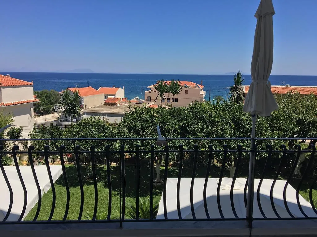 Makis Studios & Apartments Poros  Greece
