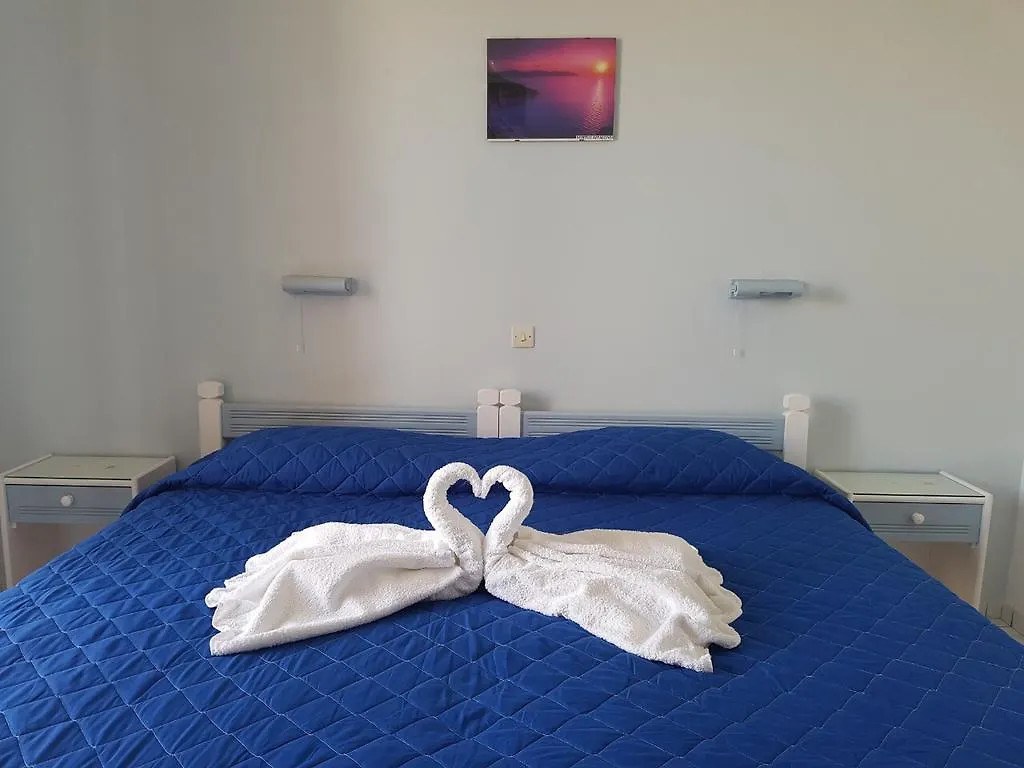 Makis Studios & Apartments Poros  Greece